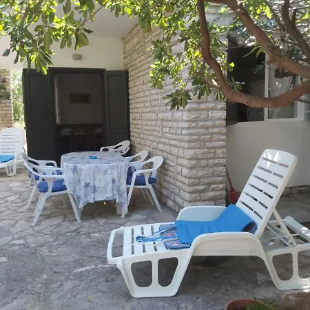 Family House Pag Pag Town
